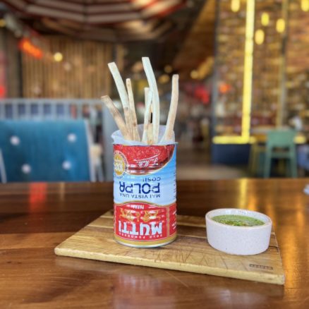 Грисині з песто із зеленого горошку