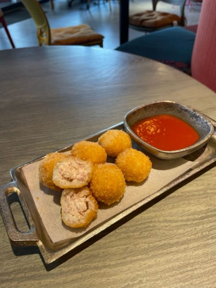 Аранчіні з прошуто крудо